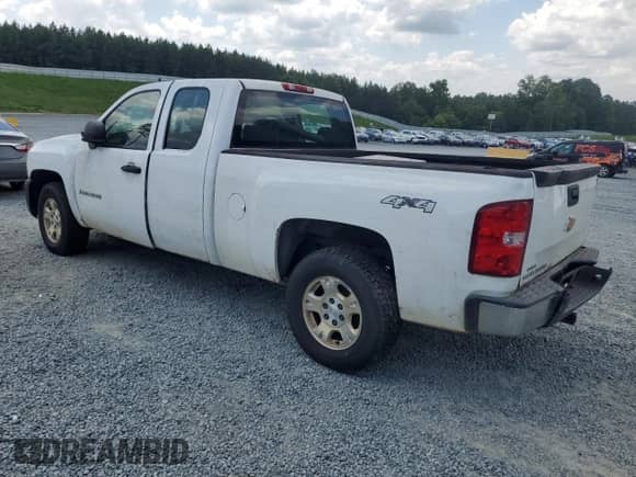 2011 Chevrolet Silverado 1500 Work Truck z VIN 1GCRKPE33BZ147909, wystawiony jako Copart lot #65735915 z przebiegiem 382 699 mil mil oraz Czysty tytuł • Clean title. Historia ofert i sprzedaży dostępna na DreamBid. Obrazek 2.