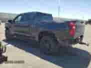 2024 Chevrolet Silverado 1500 Custom Trail Boss z VIN 3GCUDCE81RG113566, wystawiony jako Copart lot #54438685 z przebiegiem 28 275 mil mil oraz Szkoda całkowita • Salvage title. Historia ofert i sprzedaży dostępna na DreamBid. Obrazek 2.
