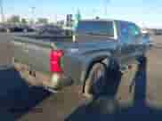 2024 Toyota Tacoma SR5 z VIN 3TMLB5JN9RM057547, wystawiony jako IAAI lot #42865640 z przebiegiem 28 049 mil mil oraz . Historia ofert i sprzedaży dostępna na DreamBid. Obrazek 4.