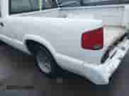 1997 Chevrolet S-10 LS с VIN 1GCCS1447VK239132, выставлен на аукционе IAAI как лот 41241428 с пробегом 84 201 миль миль и . История ставок и продаж доступна на DreamBid. Изображение 18.