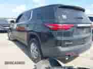 2023 Chevrolet Traverse LS z VIN 1GNERFKW6PJ282799, wystawiony jako IAAI lot #42344785 z przebiegiem 51 595 mil mil oraz . Historia ofert i sprzedaży dostępna na DreamBid. Obrazek 3.