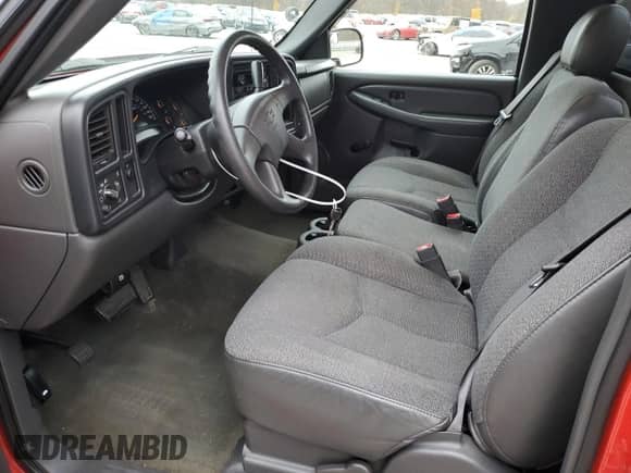 2005 Chevrolet Silverado 1500 z VIN 1GCEC14T05Z266449, wystawiony jako Copart lot #79225934 z przebiegiem 73 004 mil mil oraz Szkoda całkowita • Salvage title. Historia ofert i sprzedaży dostępna na DreamBid. Obrazek 7.