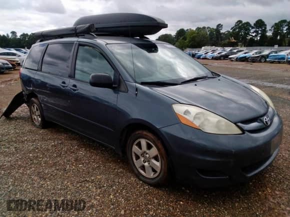 2010 Toyota Sienna LE с VIN 5TDKK4CC5AS343448, выставлен на аукционе Copart как лот 81763345 с пробегом 166 379 миль миль и Списание • Salvage title. История ставок и продаж доступна на DreamBid. Изображение 4.