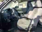 2017 Toyota Tacoma SR с VIN 5TFRX5GN3HX084142, выставлен на аукционе Copart как лот 81060095 с пробегом 129 367 миль миль и Чистый • Clean title. История ставок и продаж доступна на DreamBid. Изображение 7.