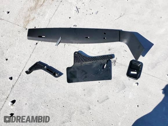 2024 Chevrolet Tahoe с VIN 1GBSCLED8RR234798, выставлен на аукционе Copart как лот 84290945 с пробегом 2 788 миль миль и Списание • Salvage title. История ставок и продаж доступна на DreamBid. Изображение 13.