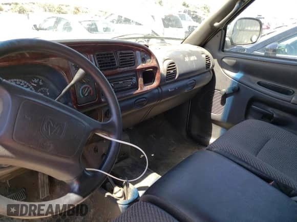 2001 Dodge 1500 с VIN 1B7HF16Y11S199781, выставлен на аукционе Copart как лот 66008864 с пробегом 171 420 миль миль и Списание • Salvage title. История ставок и продаж доступна на DreamBid. Изображение 8.
