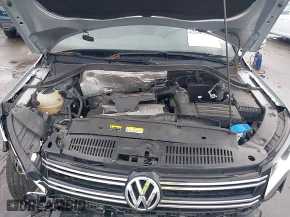 2017 Volkswagen Tiguan Wolfsburg Edition с VIN WVGSV7AX4HK011237, выставлен на аукционе IAAI как лот 42607325 с пробегом 119 653 миль миль и . История ставок и продаж доступна на DreamBid. Изображение 10.