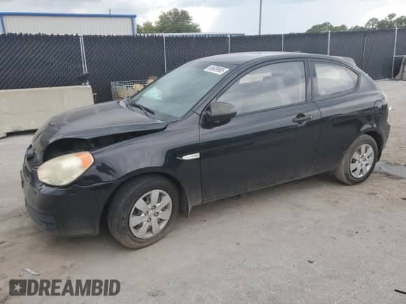 2008 Hyundai Accent GS z VIN KMHCM36C08U083661, wystawiony jako Copart lot #65689985 z przebiegiem 130 404 mil mil oraz Szkoda całkowita • Salvage title. Historia ofert i sprzedaży dostępna na DreamBid. Obrazek 1.