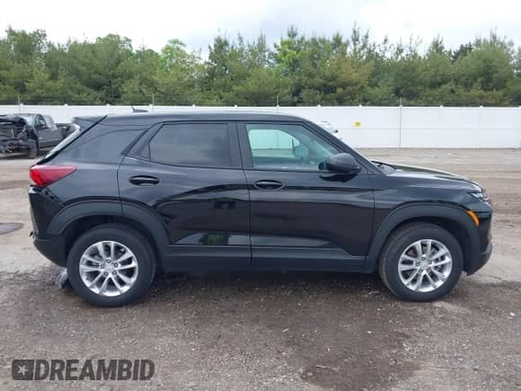 2025 Chevrolet TrailBlazer LS with VIN KL79MNSL3SB099210, listed as a IAAI auction lot 42370459 with 8,271 mi miles and . Bid and sale history available at DreamBid. Image 13.