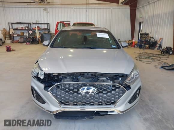 2018 Hyundai Sonata Limited с VIN 5NPE34AF1JH719978, выставлен на аукционе IAAI как лот 42345555 с пробегом 92 450 миль миль и . История ставок и продаж доступна на DreamBid. Изображение 12.