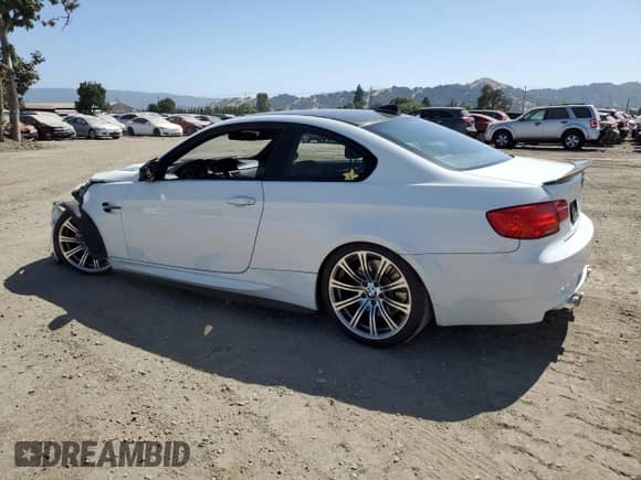 2011 BMW M3 с VIN WBSKG9C59BE368384, выставлен на аукционе Copart как лот 61885065 с пробегом 151 829 миль миль и Списание • Salvage title. История ставок и продаж доступна на DreamBid. Изображение 2.