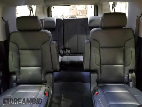 2019 Chevrolet Suburban Premier с VIN 1GNSKJKC7KR323435, выставлен на аукционе Copart как лот 43595885 с пробегом 79 813 миль миль и Списание • Salvage title. История ставок и продаж доступна на DreamBid. Изображение 10.