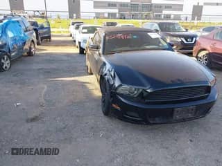 2014 Ford Mustang V6 with VIN 1ZVBP8EM1E5328453, listed as a IAAI auction lot 43291892 with 174,135 mi miles and . Bid and sale history available at DreamBid. Image 1.