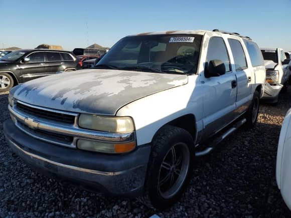2001 Chevrolet Suburban LS z VIN 1GNFK16T71J233937, wystawiony jako Copart lot #76956504 z przebiegiem 357 839 mil mil oraz Szkoda całkowita • Salvage title. Historia ofert i sprzedaży dostępna na DreamBid. Obrazek 1.