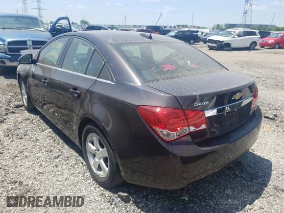 2016 Chevrolet Cruze LT z VIN 1G1PE5SB4G7185465, wystawiony jako Copart lot #47282962 z przebiegiem 48 386 mil mil oraz Szkoda całkowita • Salvage title. Historia ofert i sprzedaży dostępna na DreamBid. Obrazek 3.