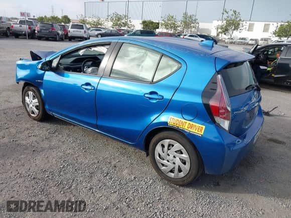 2015 Toyota Prius One z VIN JTDKDTB36F1586311, wystawiony jako IAAI lot #43055198 z przebiegiem 330 261 mil mil oraz . Historia ofert i sprzedaży dostępna na DreamBid. Obrazek 3.