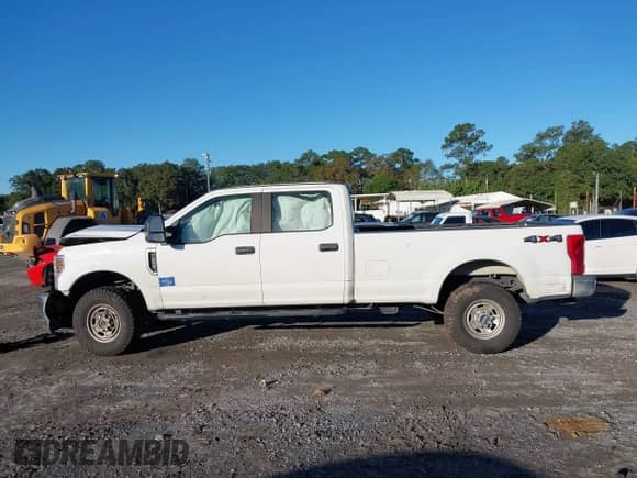 2018 Ford F-250 XL with VIN 1FT7W2B6XJEC36718, listed as a IAAI auction lot 43434421 with 77,284 mi miles and . Bid and sale history available at DreamBid. Image 15.