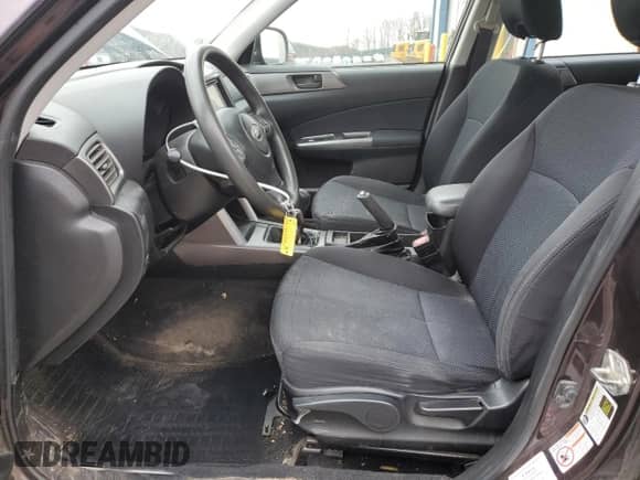 2013 Subaru Forester X z VIN JF2SHABC2DG428777, wystawiony jako Copart lot #52517655 z przebiegiem 131 275 mil mil oraz Szkoda całkowita • Salvage title. Historia ofert i sprzedaży dostępna na DreamBid. Obrazek 7.