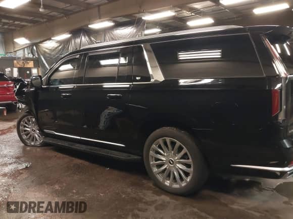 2022 Cadillac Escalade ESV Premium Luxury with VIN 1GYS4KKL2NR134764, listed as a IAAI auction lot 41532115 with 30,453 mi miles and . Bid and sale history available at DreamBid. Image 14.