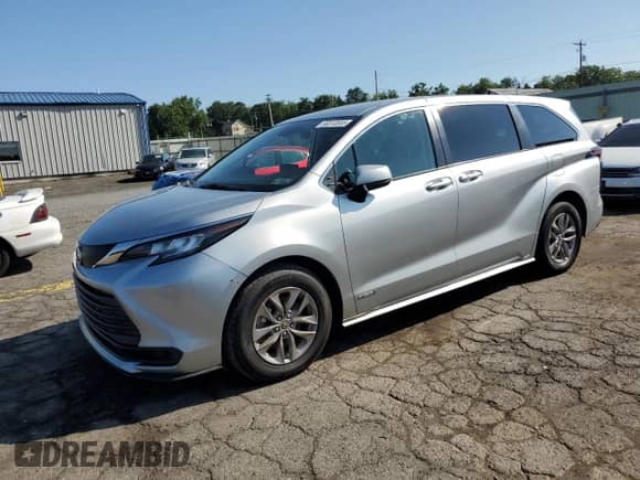 2021 Toyota Sienna LE with VIN 5TDKSKFC9MS035638, listed as a Copart auction lot 66510555 with Not provided miles and Salvage title. Bid and sale history available at DreamBid. Image 1.