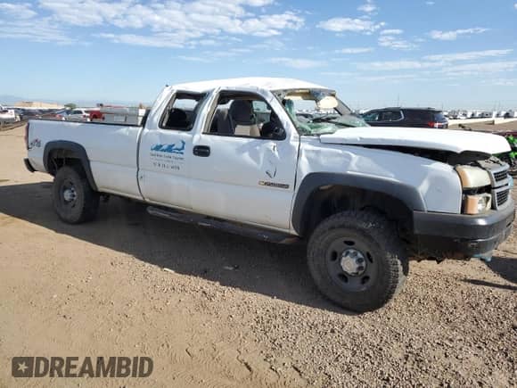 2006 Chevrolet Silverado 2500HD LT1 с VIN 1GCHK29UX6E139580, выставлен на аукционе Copart как лот 63499385 с пробегом 213 455 миль миль и Списание • Salvage title. История ставок и продаж доступна на DreamBid. Изображение 4.