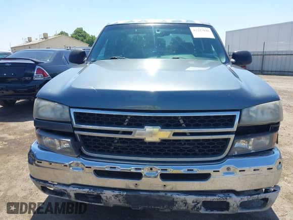 2006 Chevrolet Silverado 1500 LT2 z VIN 2GCEC13TX61157587, wystawiony jako IAAI lot #42217816 z przebiegiem 231 426 mil mil oraz . Historia ofert i sprzedaży dostępna na DreamBid. Obrazek 12.
