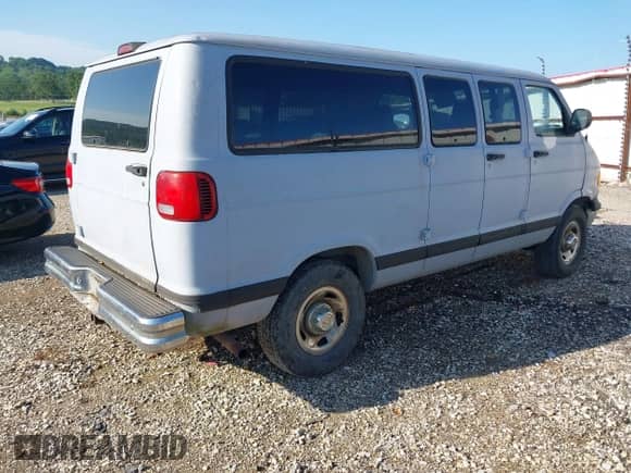 1998 Dodge Passenger with VIN 2B4JB25YXWK146872, listed as a IAAI auction lot 42437522 with 206,190 mi miles and . Bid and sale history available at DreamBid. Image 4.
