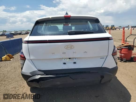 2025 Hyundai Kona SE с VIN KM8HACAB4SU236577, выставлен на аукционе Copart как лот 60651315 с пробегом 5 531 миль миль и Списание • Salvage title. История ставок и продаж доступна на DreamBid. Изображение 6.