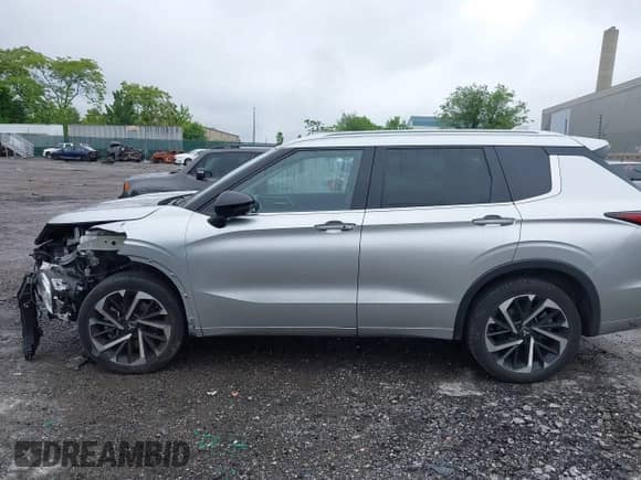 2023 Mitsubishi Outlander SEL z VIN JA4J4VA8XPZ025997, wystawiony jako IAAI lot #42376215 z przebiegiem 20 934 mil mil oraz . Historia ofert i sprzedaży dostępna na DreamBid. Obrazek 15.