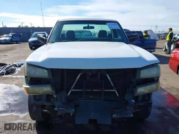 2006 Chevrolet Silverado 2500HD Work Truck z VIN 1GCHC24U96E278457, wystawiony jako IAAI lot #41701044 z przebiegiem 266 749 mil mil oraz . Historia ofert i sprzedaży dostępna na DreamBid. Obrazek 13.