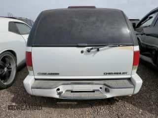 2001 Chevrolet Blazer LS z VIN 1GNCS13W91K247026, wystawiony jako Copart lot #64701453 z przebiegiem 250 681 mil mil oraz Czysty tytuł • Clean title. Historia ofert i sprzedaży dostępna na DreamBid. Obrazek 6.