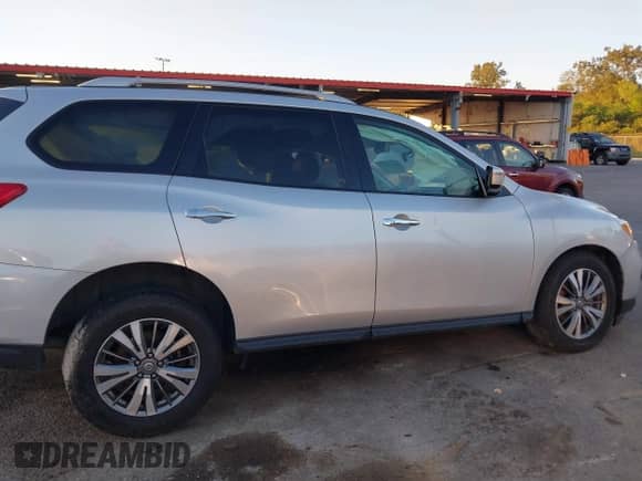 2020 Nissan Pathfinder SV with VIN 5N1DR2BN0LC599492, listed as a IAAI auction lot 40514718 with 65,331 mi miles and . Bid and sale history available at DreamBid. Image 14.