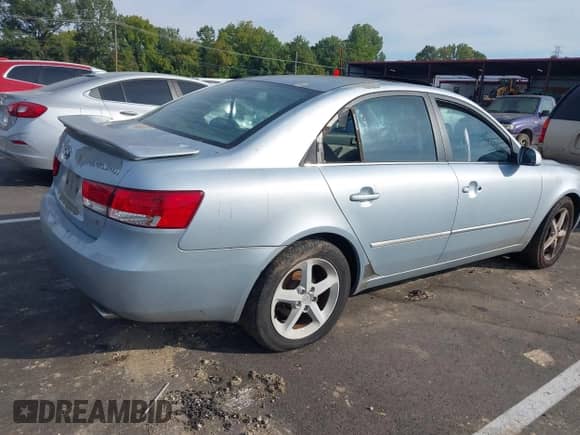 2006 Hyundai Sonata GLS with VIN 5NPEU46F16H116526, listed as a IAAI auction lot 43053343 with 233,478 mi miles and . Bid and sale history available at DreamBid. Image 4.