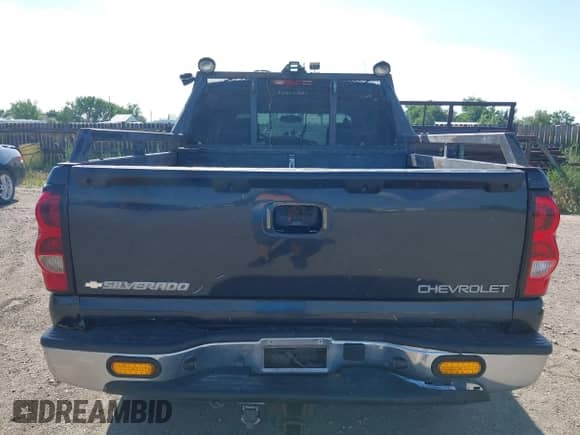 2004 Chevrolet Silverado 2500 LT с VIN 1GCGK23U84F221917, выставлен на аукционе IAAI как лот 42473014 с пробегом 254 686 миль миль и . История ставок и продаж доступна на DreamBid. Изображение 17.