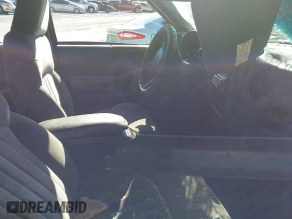 2000 Chevrolet Blazer LS с VIN 1GNCS18W5YK255241, выставлен на аукционе IAAI как лот 41356201 с пробегом 232 844 миль миль и . История ставок и продаж доступна на DreamBid. Изображение 5.