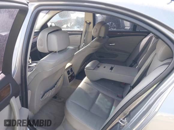 2010 BMW 5 Series 528i z VIN WBANU5C5XAC128449, wystawiony jako IAAI lot #43295875 z przebiegiem 200 645 mil mil oraz . Historia ofert i sprzedaży dostępna na DreamBid. Obrazek 8.