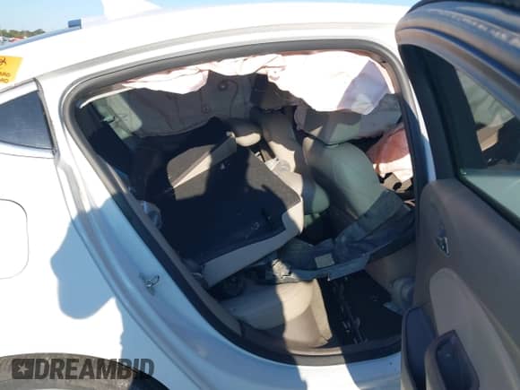 2018 Chevrolet Cruze Premier с VIN 1G1BF5SM5J7160137, выставлен на аукционе IAAI как лот 43154289 с пробегом 45 402 миль миль и . История ставок и продаж доступна на DreamBid. Изображение 8.