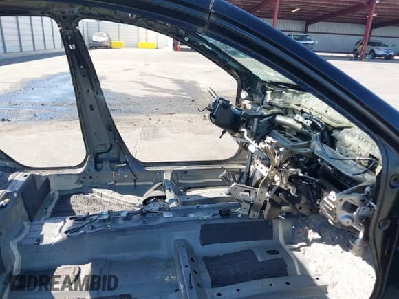 2017 Honda Accord Touring with VIN 1HGCR3F91HA015267, listed as a IAAI auction lot 42383290 with Not provided miles and . Bid and sale history available at DreamBid. Image 5.