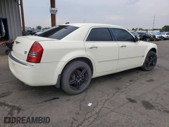 2005 Chrysler 300 300C AWD with VIN 2C3JK63H65H662210, listed as a Copart auction lot 62459005 with 169,270 mi miles and Non repairable. Bid and sale history available at DreamBid. Image 3.