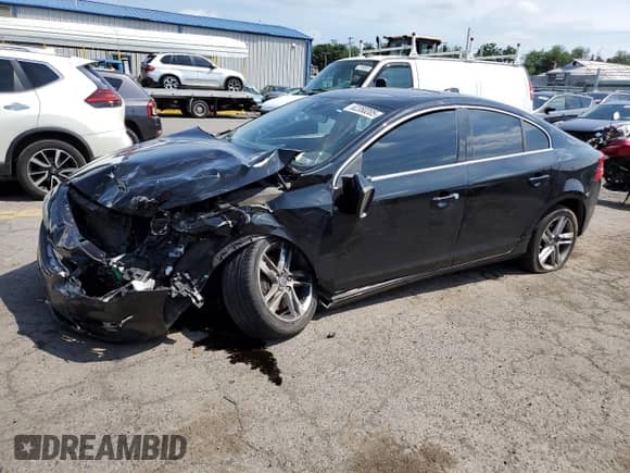 2015 Volvo S60 T5 Premier с VIN YV1612TK3F1345598, выставлен на аукционе Copart как лот 62350205 с пробегом 152 747 миль миль и Списание • Salvage title. История ставок и продаж доступна на DreamBid. Изображение 1.