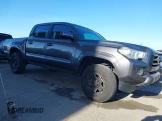 2020 Toyota Tacoma SR с VIN 5TFAX5GN1LX173617, выставлен на аукционе IAAI как лот 43018999 с пробегом 53 532 миль миль и . История ставок и продаж доступна на DreamBid. Изображение 1.