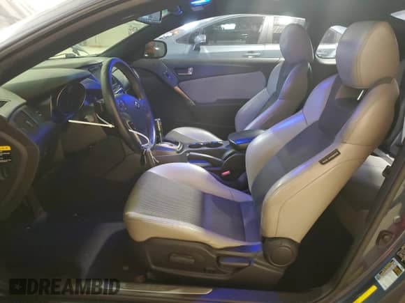 2013 Hyundai Genesis Coupe Premium с VIN KMHHT6KD8DU081904, выставлен на аукционе Copart как лот 82510095 с пробегом 151 144 миль миль и Списание • Salvage title. История ставок и продаж доступна на DreamBid. Изображение 7.