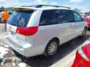 2007 Toyota Sienna XLE z VIN 5TDZK22C87S082670, wystawiony jako IAAI lot #42340249 z przebiegiem 227 064 mil mil oraz . Historia ofert i sprzedaży dostępna na DreamBid. Obrazek 4.