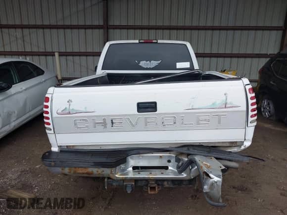 1996 Chevrolet Silverado 1500 с VIN 2GCEC19R6T1205612, выставлен на аукционе IAAI как лот 42381693 с пробегом 194 859 миль миль и . История ставок и продаж доступна на DreamBid. Изображение 16.