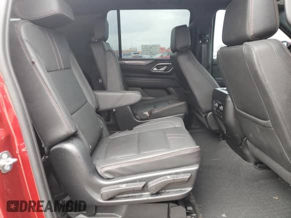 2023 Chevrolet Suburban RST с VIN 1GNSKEKD5PR354447, выставлен на аукционе Copart как лот 45123445 с пробегом 19 521 миль миль и Списание • Salvage title. История ставок и продаж доступна на DreamBid. Изображение 12.