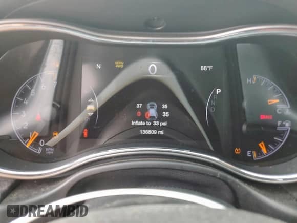 2019 Jeep Grand Cherokee Trailhawk с VIN 1C4RJFLG8KC613582, выставлен на аукционе Copart как лот 62901405 с пробегом 136 809 миль миль и Списание • Salvage title. История ставок и продаж доступна на DreamBid. Изображение 9.