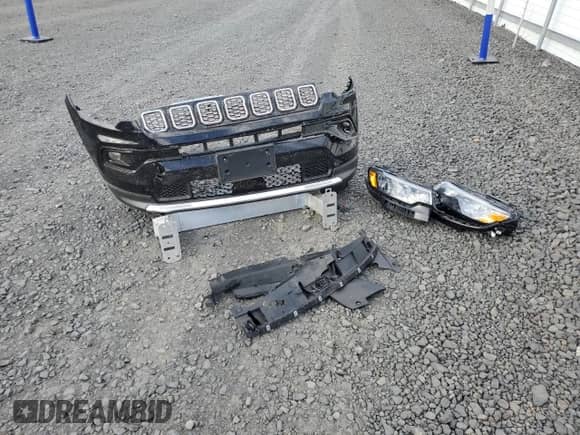 2025 Jeep Compass Limited z VIN 3C4NJDCN2ST579547, wystawiony jako Copart lot #84891705 z przebiegiem 4 703 mil mil oraz Szkoda całkowita • Salvage title. Historia ofert i sprzedaży dostępna na DreamBid. Obrazek 13.