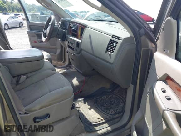 2006 Dodge 1500 SLT с VIN 1D7HU18N46S573029, выставлен на аукционе IAAI как лот 42501944 с пробегом 229 092 миль миль и . История ставок и продаж доступна на DreamBid. Изображение 5.