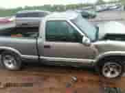 2003 Chevrolet S-10 LS с VIN 1GCCS14X538118247, выставлен на аукционе IAAI как лот 41962808 с пробегом 103 541 миль миль и . История ставок и продаж доступна на DreamBid. Изображение 13.