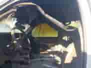 2000 Chevrolet Tahoe LS z VIN 1GNEC13T8YJ105066, wystawiony jako IAAI lot #42711998 z przebiegiem Nie podano mil oraz . Historia ofert i sprzedaży dostępna na DreamBid. Obrazek 6.